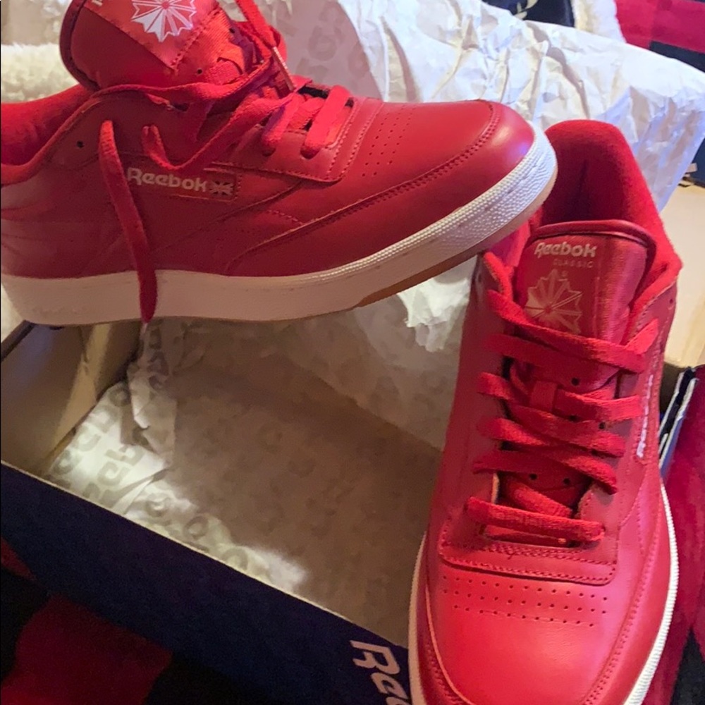 Men’s low cut Reebok classics - Picture 3 of 8
